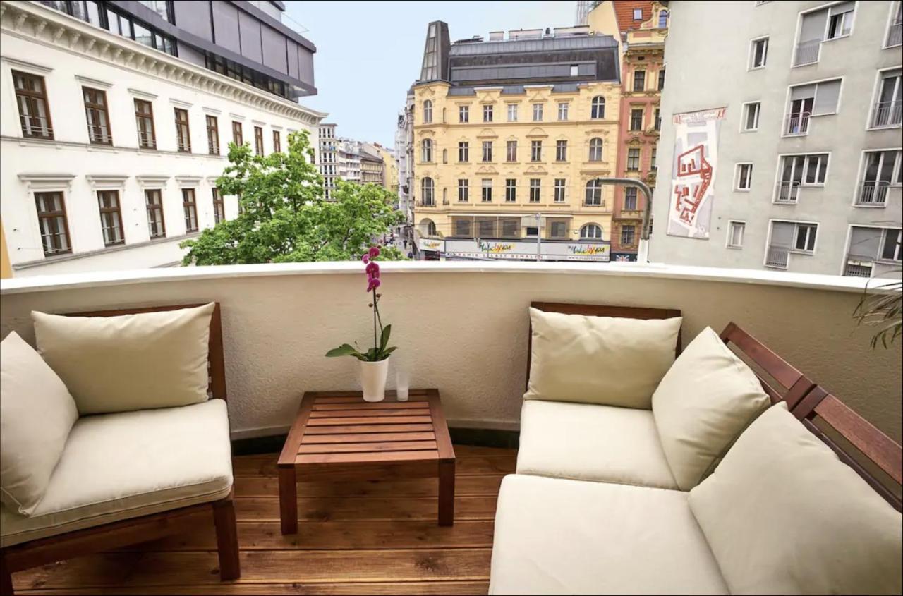 Centre Klimts Balcony Apartment Vienna
